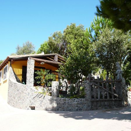 B&B Il Giardino Arbus Luaran gambar