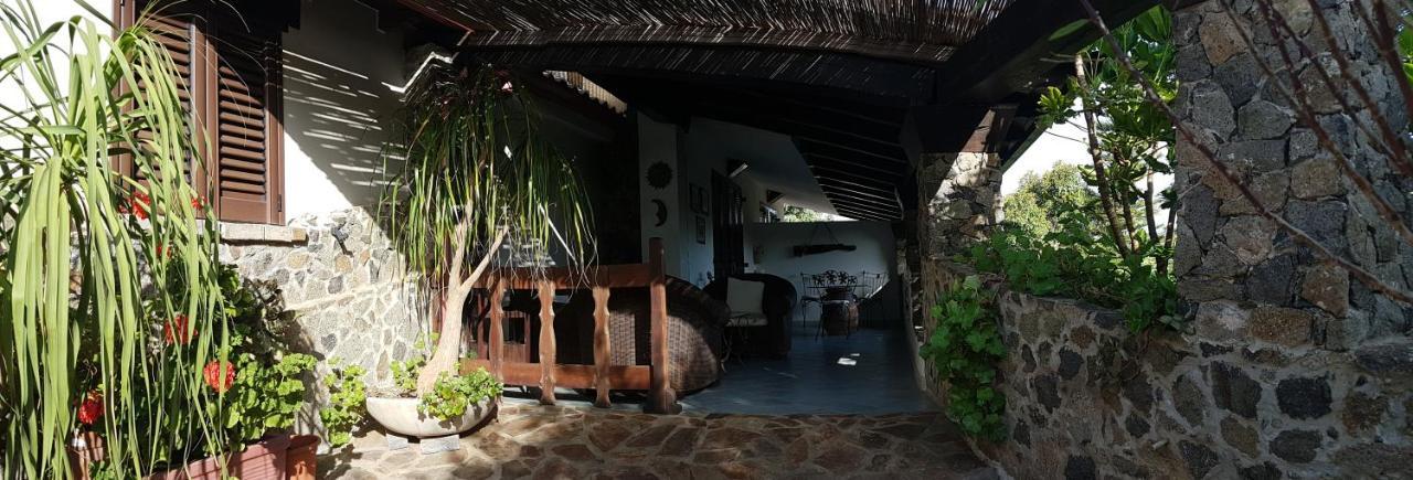 B&B Il Giardino Arbus Luaran gambar