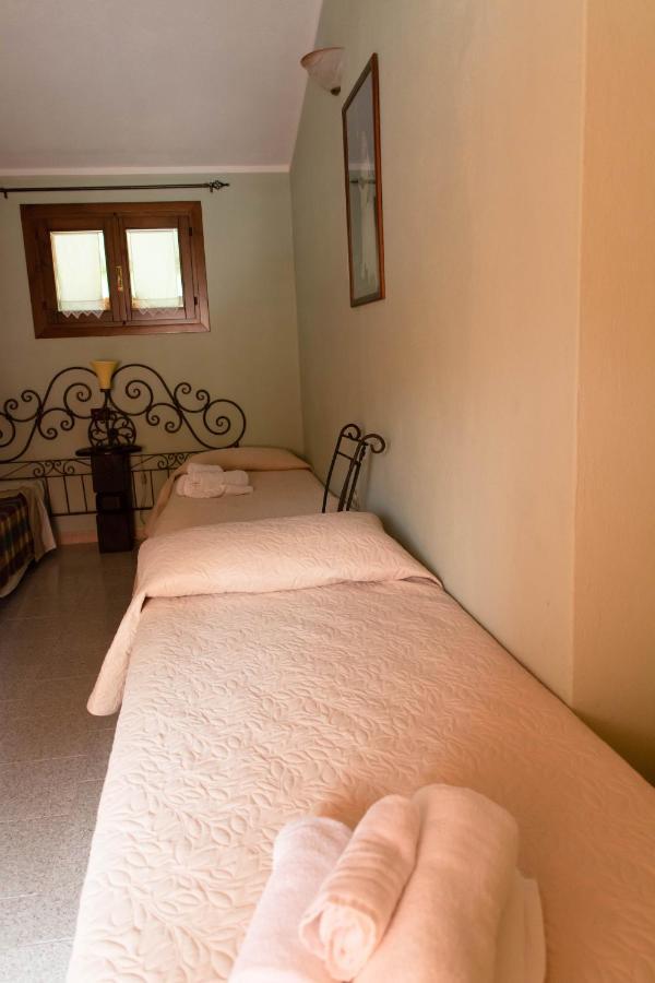 B&B Il Giardino Arbus Luaran gambar