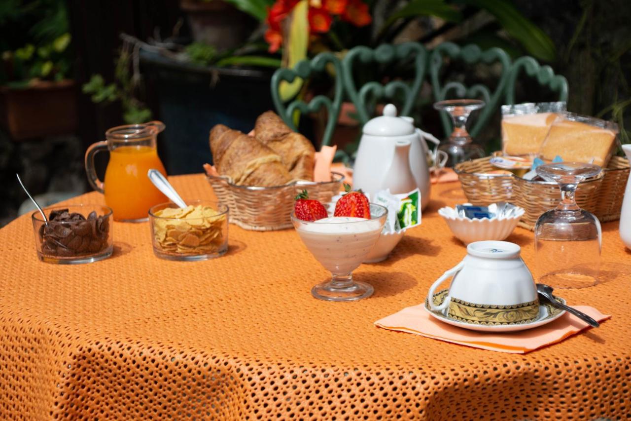 B&B Il Giardino Arbus Luaran gambar