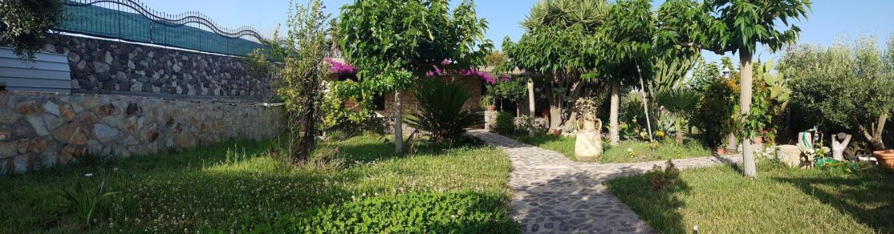 B&B Il Giardino Arbus Luaran gambar