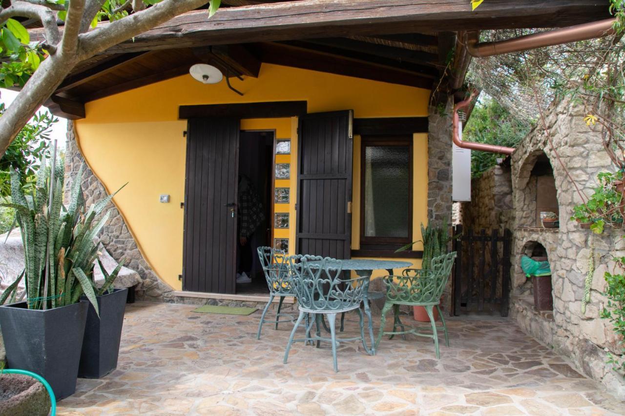 B&B Il Giardino Arbus Luaran gambar