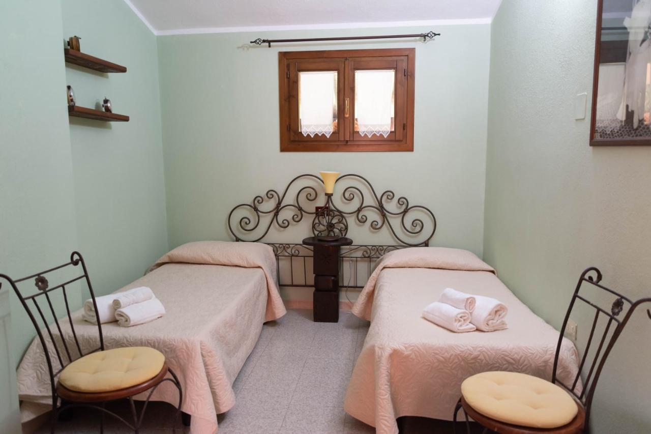 B&B Il Giardino Arbus Luaran gambar